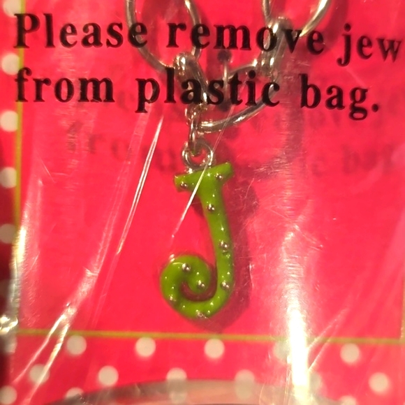 ⭐️ J, Silver Toned Oval Link Toggle Clasp Bracelet, Letter "J" Charm - Picture 4 of 13